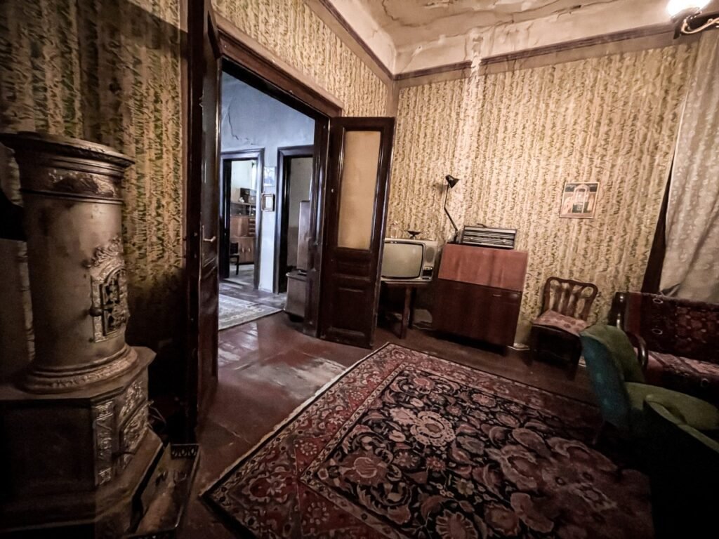 Таковска 17